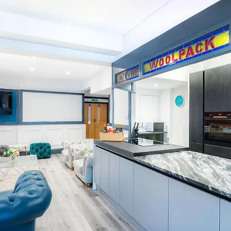 Large House Near Barbican 6-8 Beds York