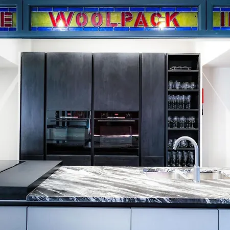 Large House Near Barbican 6-8 Beds *