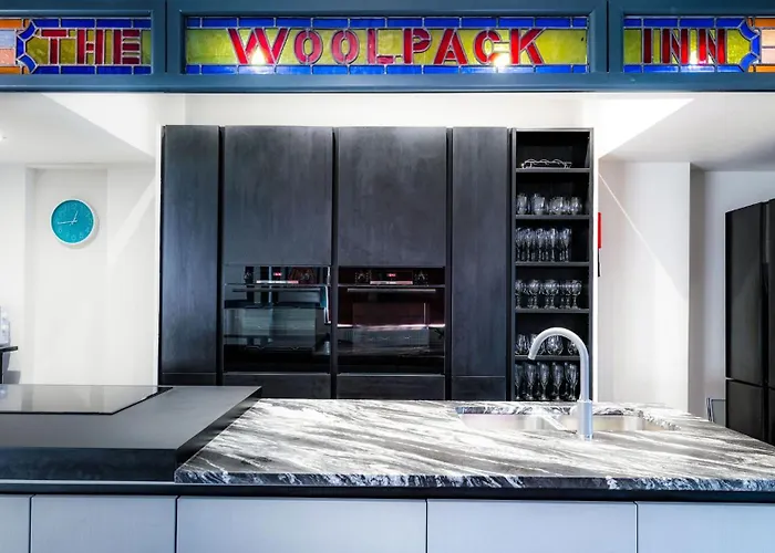 Large House Near Barbican 6-8 Beds *